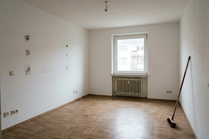 Symbolbild: leere, besenrein übergebene Wohnung