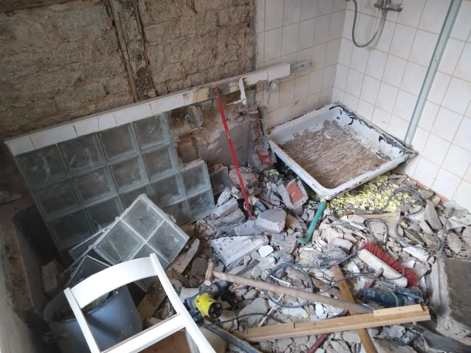 Abbruch von Dusche und Glasbausteinen — Arbeit von DeinHandwerker24, Schmalkalden