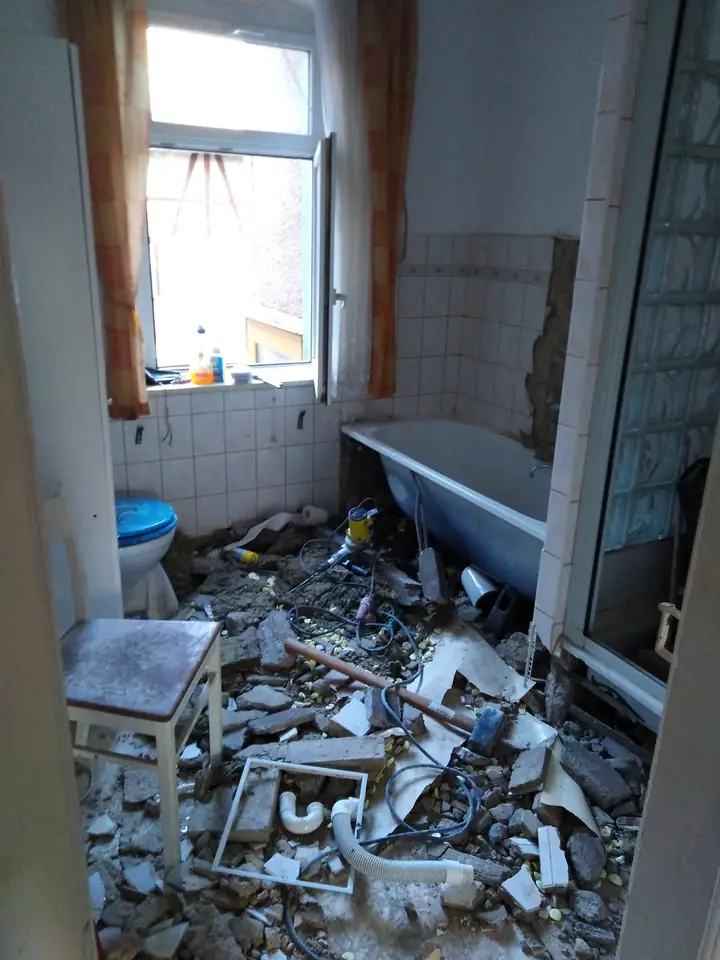 Bad während des Abrisses — Arbeit von DeinHandwerker24, Schmalkalden