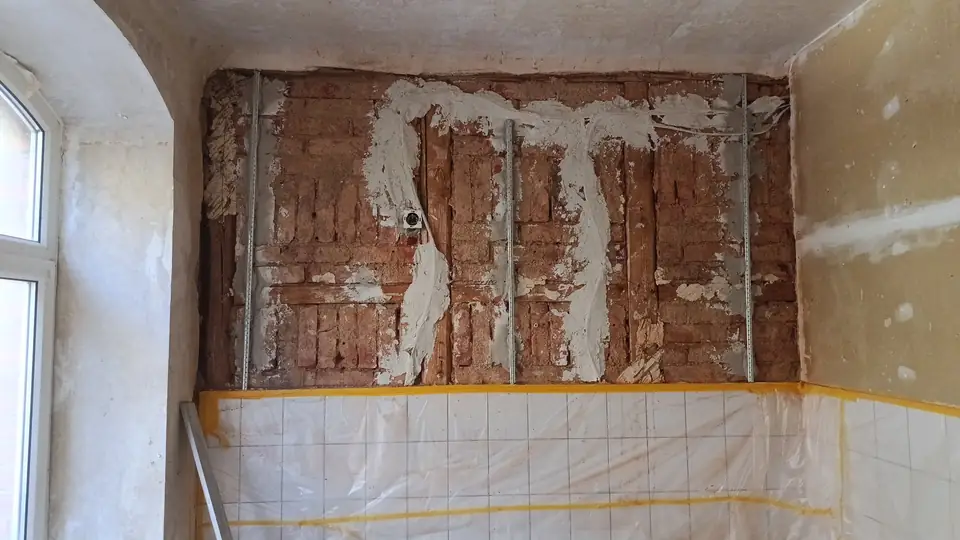 Mauerwerk freigelegt — Arbeit von DeinHandwerker24, Schmalkalden
