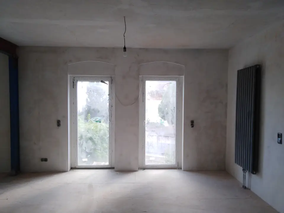 Raum mit neuen Fenstertüren — Arbeit von DeinHandwerker24, Schmalkalden